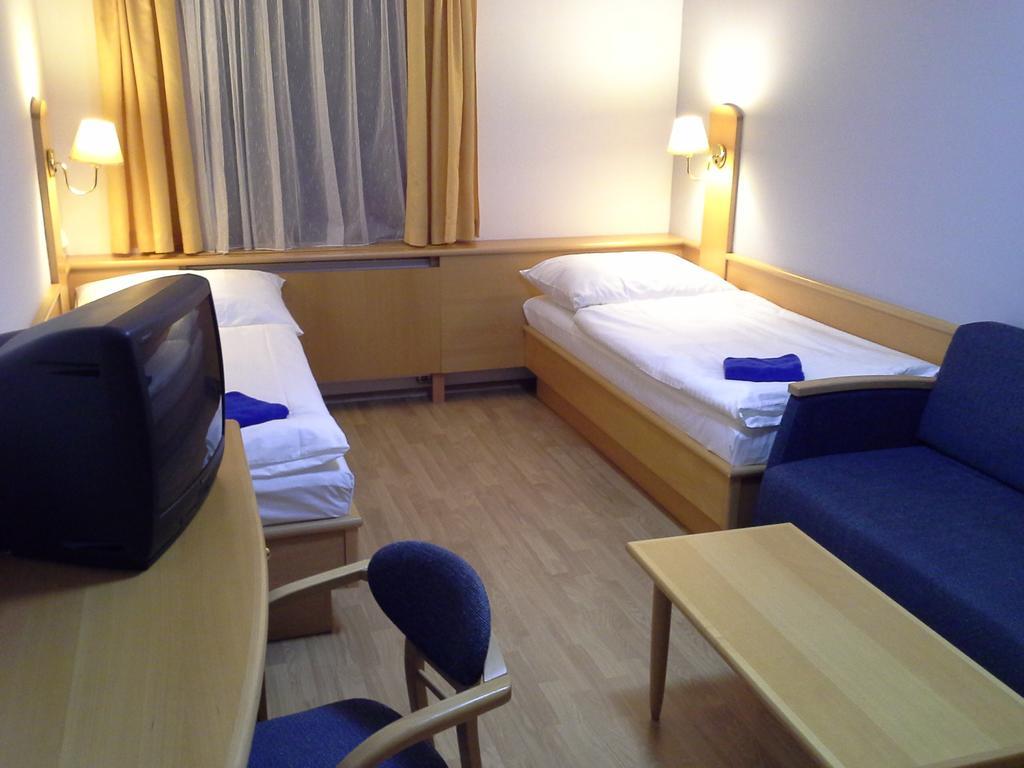 Hotel Laguna Budweis Zimmer foto